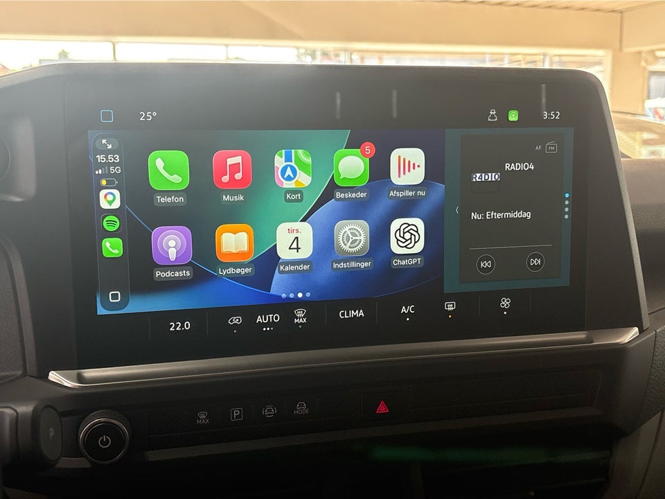 VW e-Caravelle 64 Basis SWB