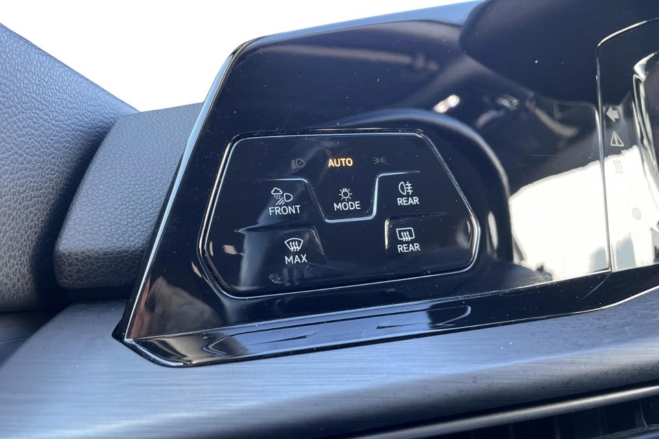 VW Golf VIII 1,4 eHybrid DSG 5d