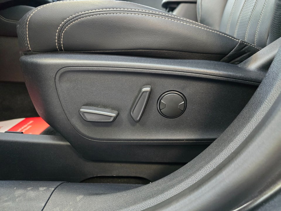 Ford Kuga 2,5 PHEV Vignale CVT 5d