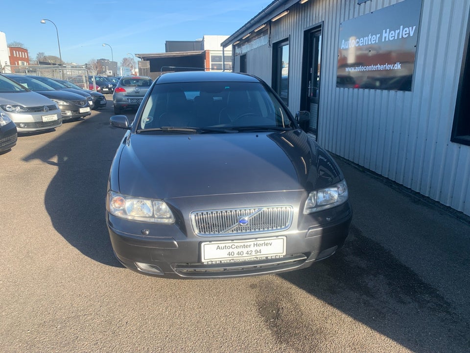 Volvo V70 2,4 140 Momentum 5d