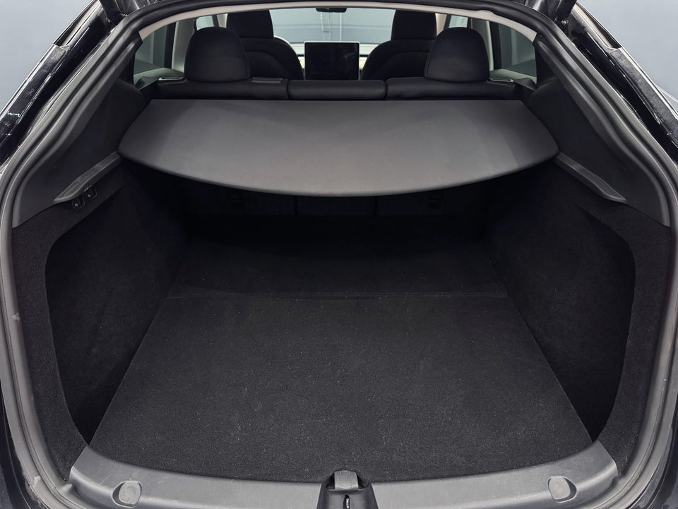 Tesla Model Y RWD 5d