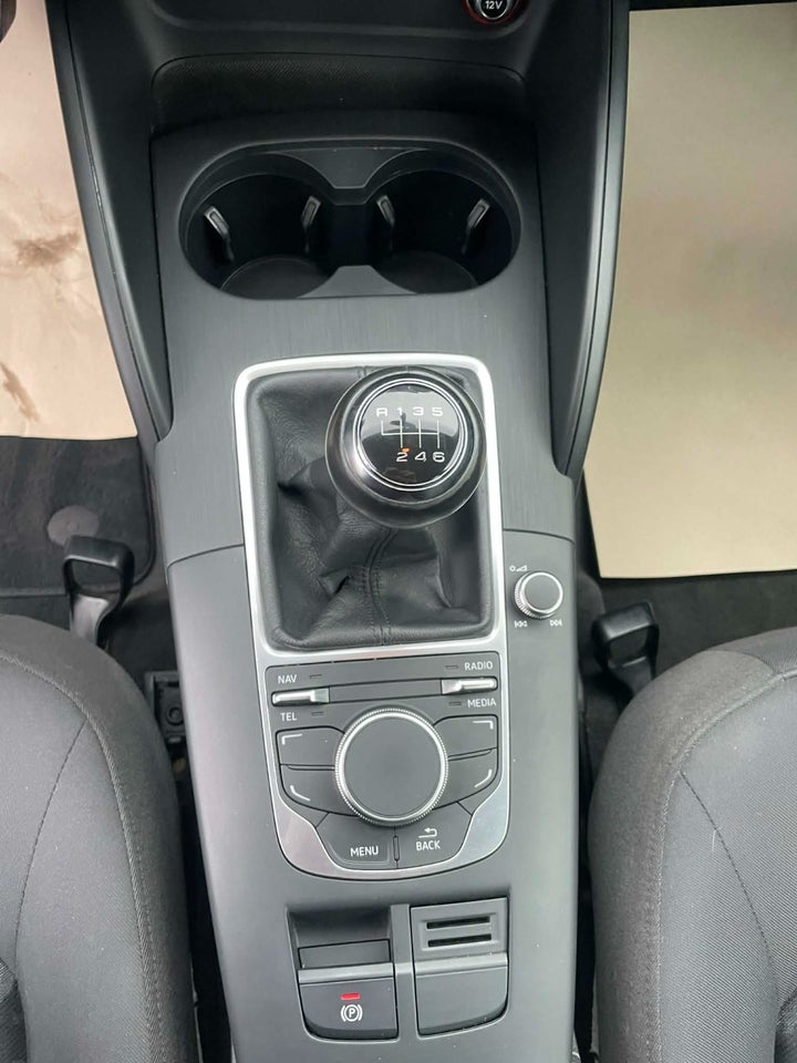 Audi A3 1,6 TDi 110 Ambiente Sportback 5d