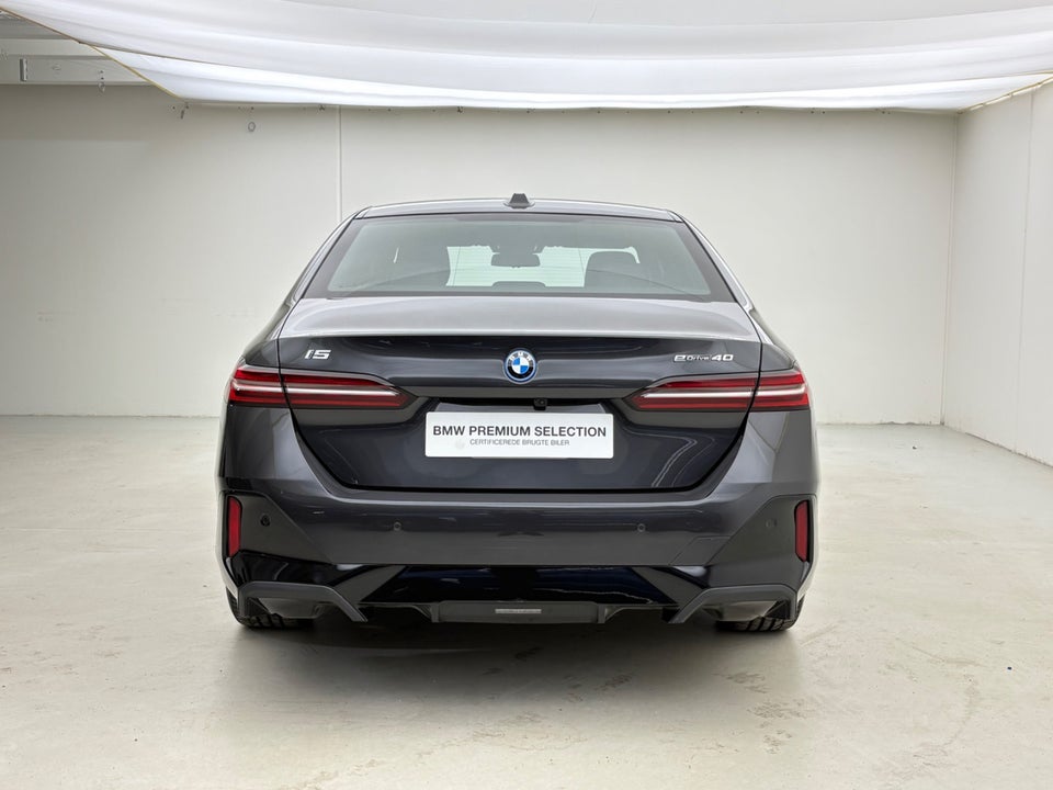 BMW i5 eDrive40 M-Sport 4d