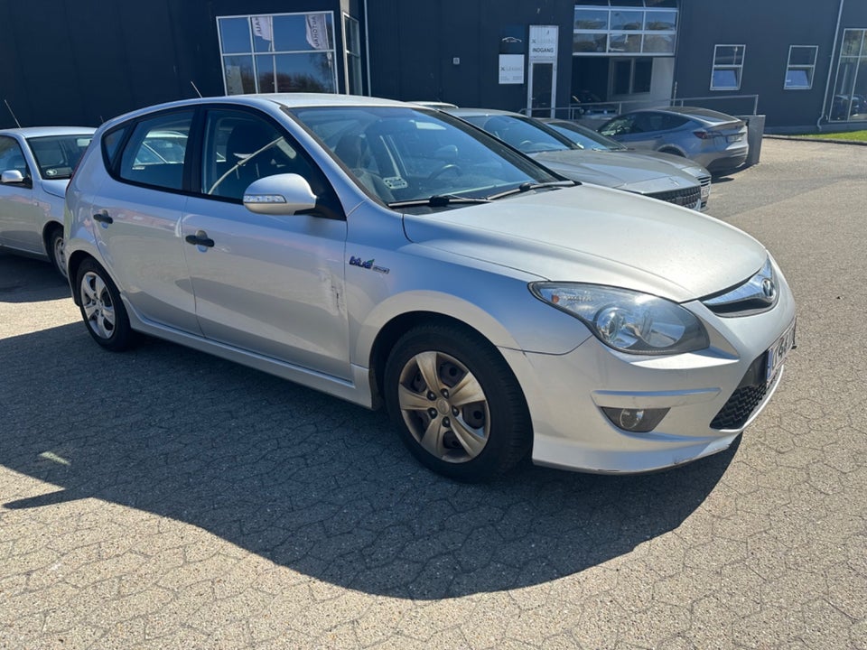 Hyundai i30 1,6 CRDi 90 Classic Eco 5d