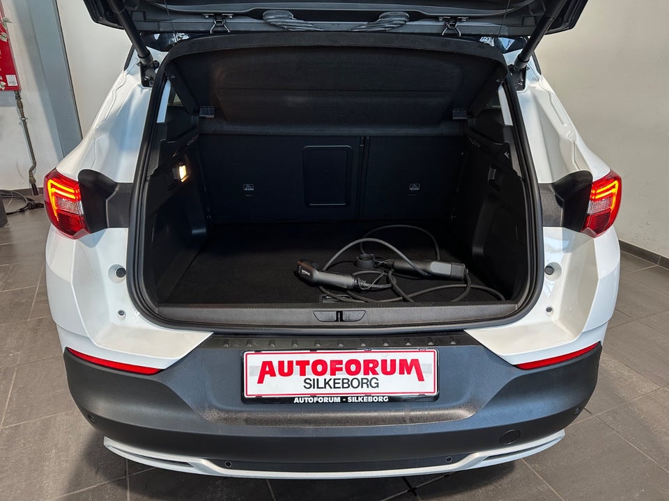 Opel Grandland X 1,6 Hybrid Ultimate aut. 5d