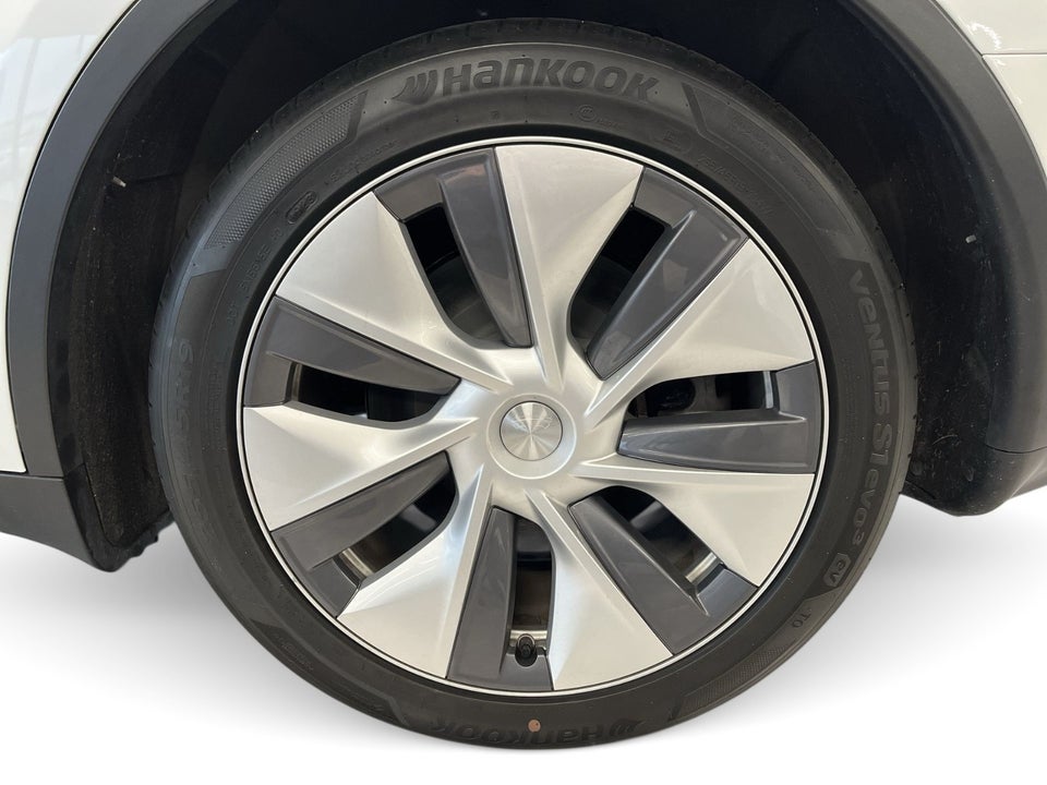 Tesla Model Y RWD 5d