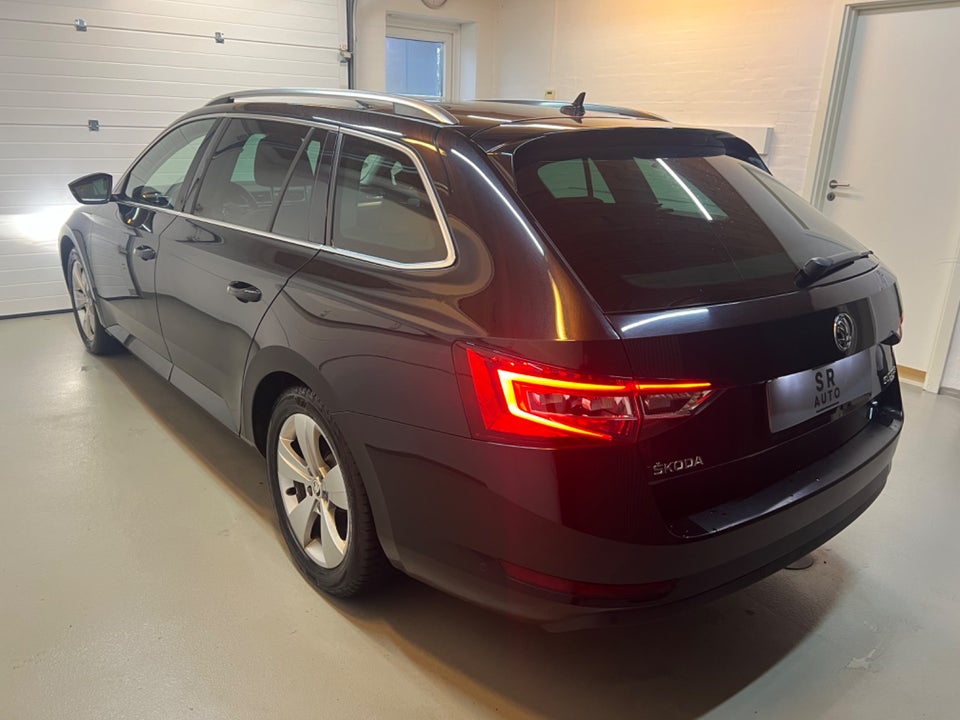 Skoda Superb 2,0 TDi 190 Style Combi DSG 5d