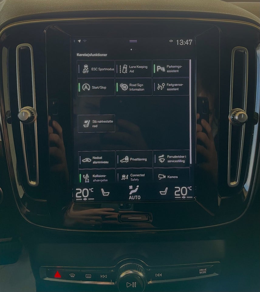 Volvo XC40 2,0 T4 190 Momentum aut. 5d