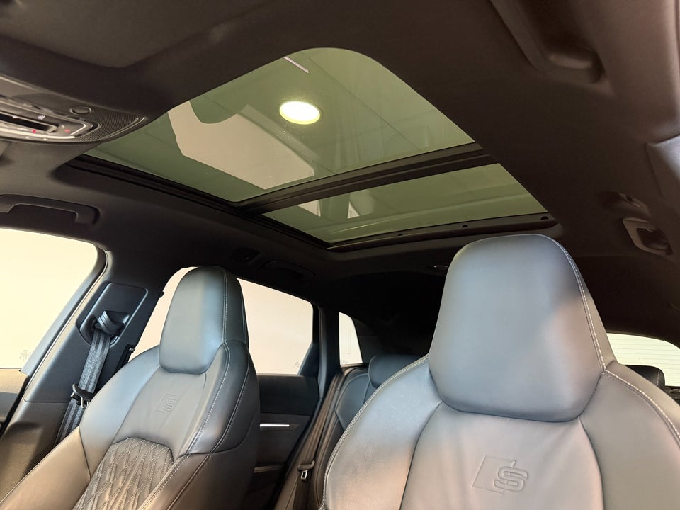 Audi e-tron 55 S-line quattro 5d