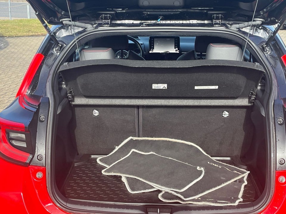 Toyota Yaris 1,5 Hybrid H3 Premier Edition e-CVT 5d