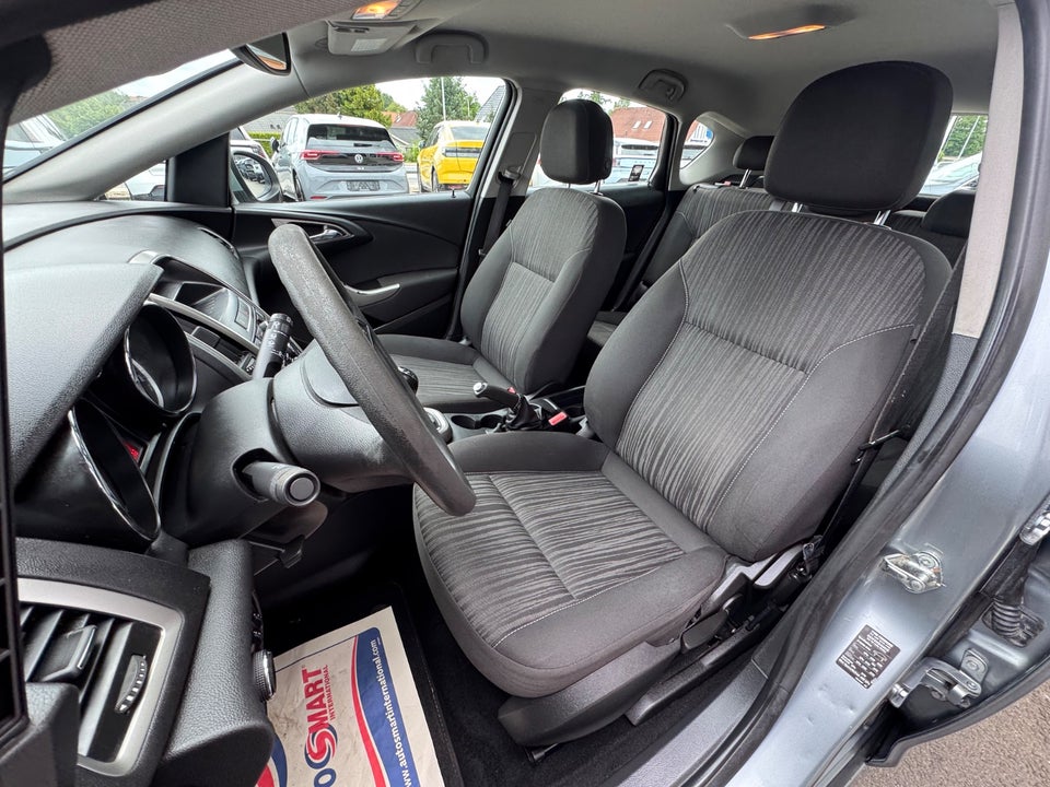 Opel Astra 1,6 Enjoy eco 5d