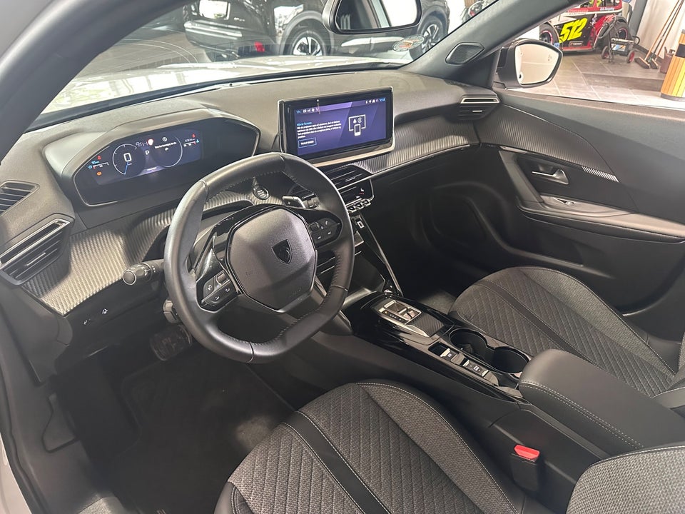 Peugeot 2008 1,2 PureTech 130 Allure EAT8 5d