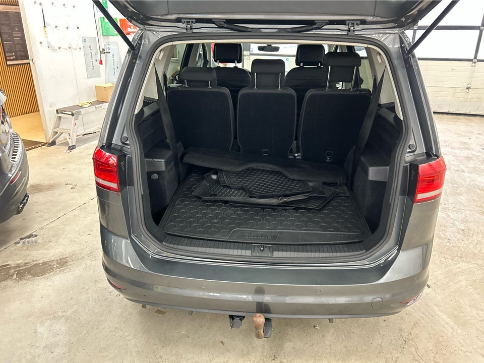 VW Touran 1,6 TDi 115 Comfortline DSG 7prs 5d