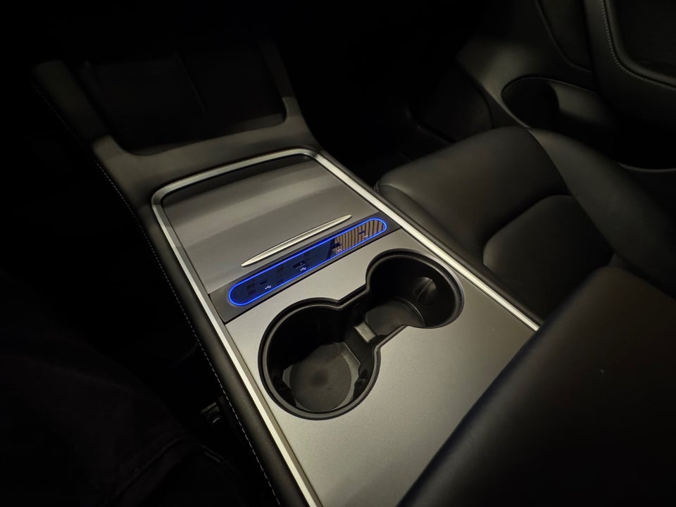 Tesla Model 3 Long Range AWD 4d