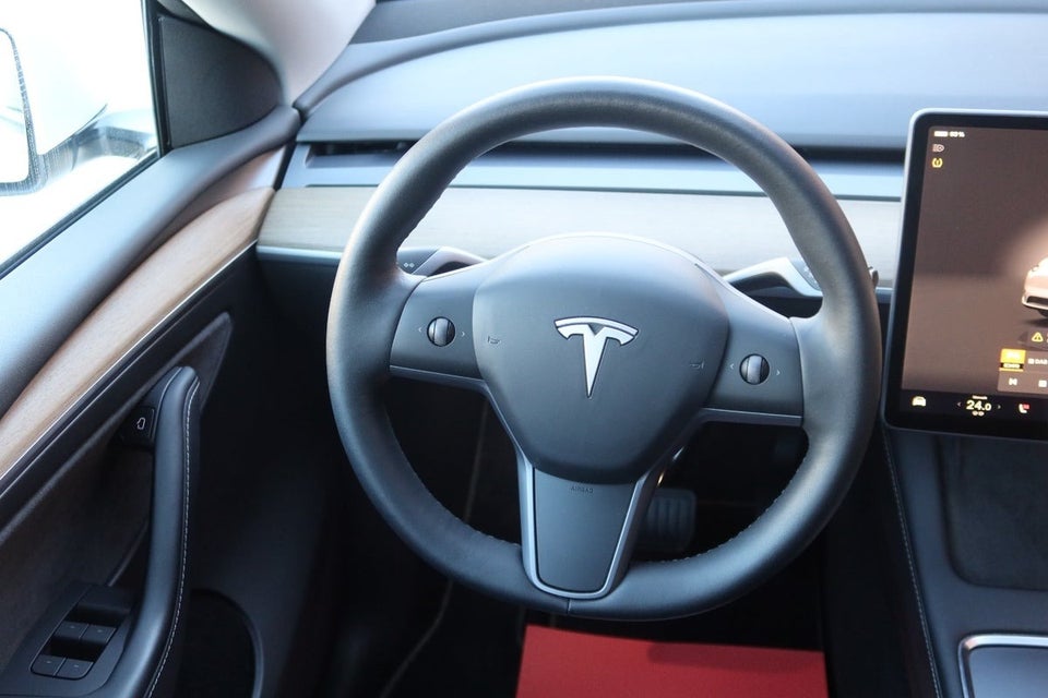 Tesla Model Y Long Range AWD 5d