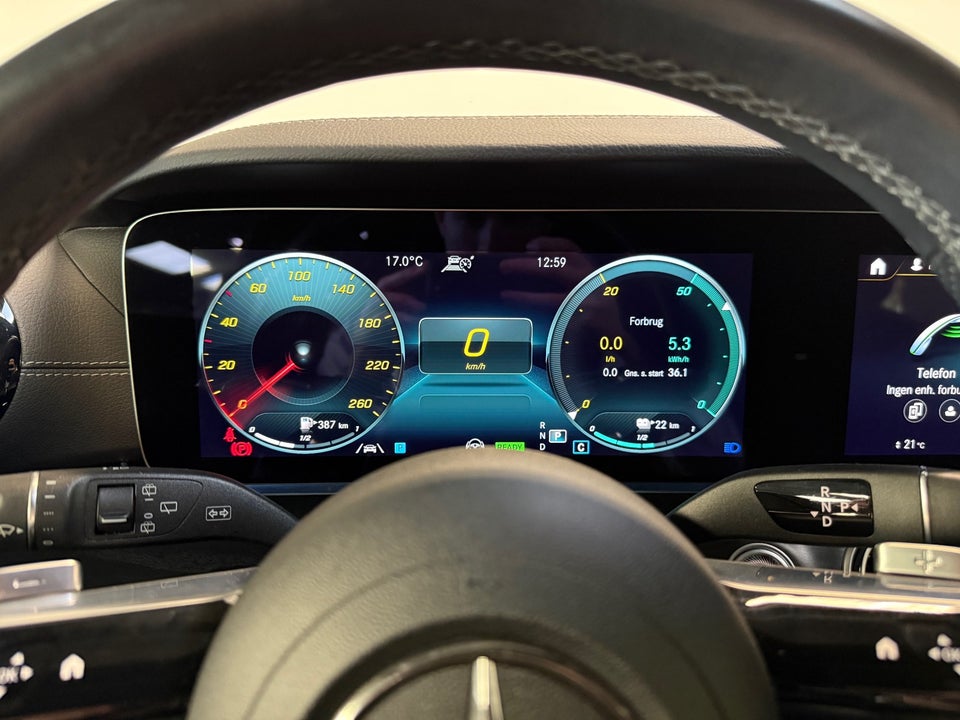 Mercedes E300 de 2,0 AMG Line stc. aut. 4Matic 5d