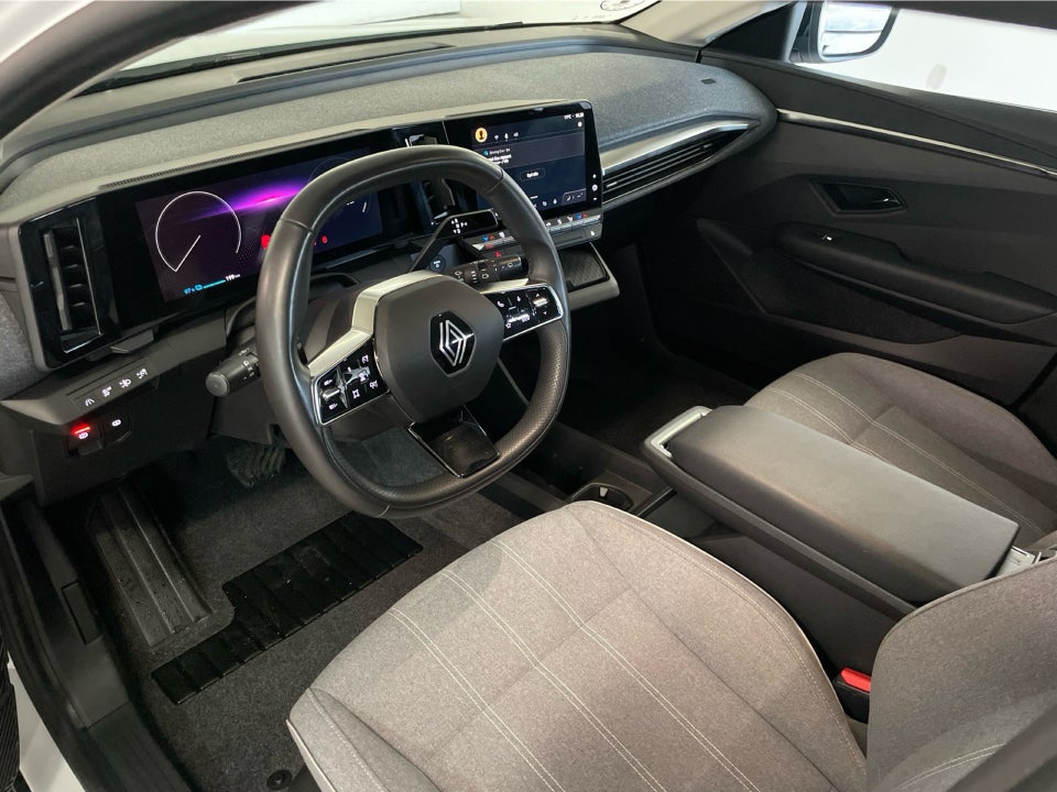 Renault Megane E-Tech 40 Equilibre 5d