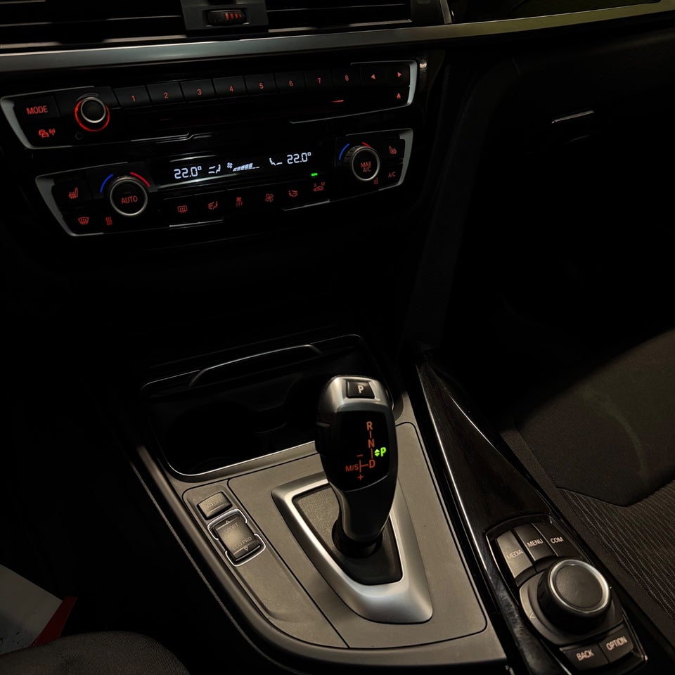 BMW 320d 2,0 Touring aut. 5d