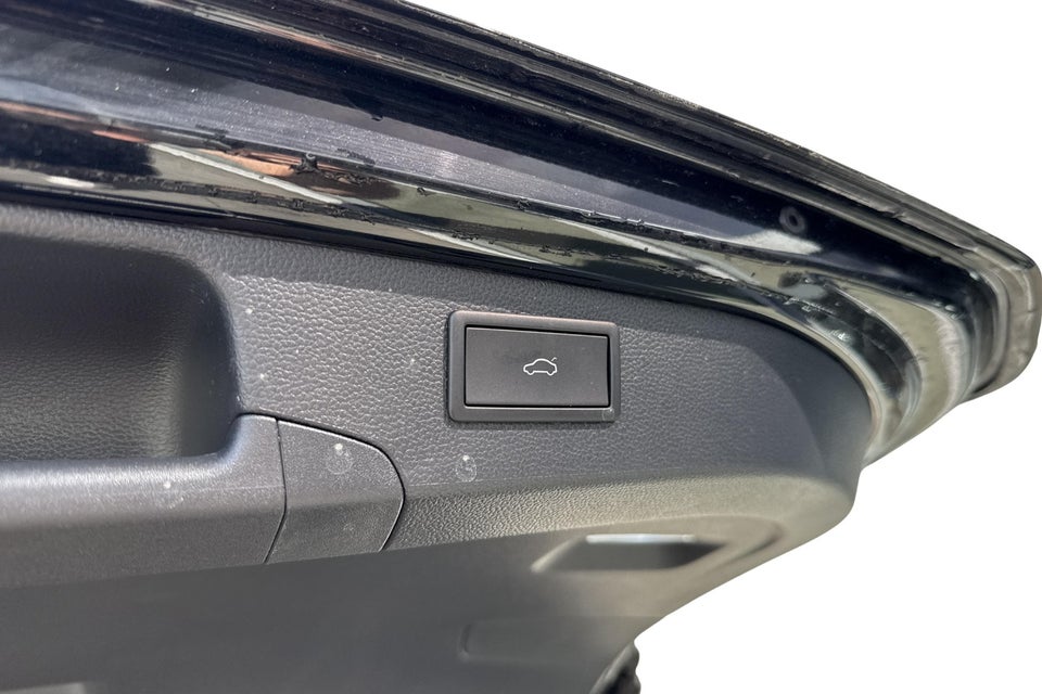 VW Passat 1,5 eHybrid Elegance Variant DSG 5d