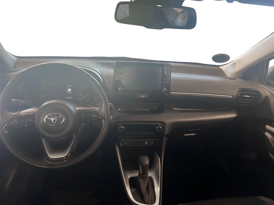 Toyota Yaris 1,5 Hybrid Active Tech e-CVT 5d