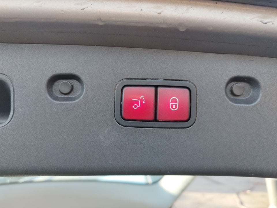 Mercedes E320 3,2 Avantgarde stc. aut. 5d