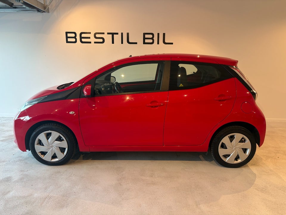 Toyota Aygo 1,0 VVT-i x-play 5d