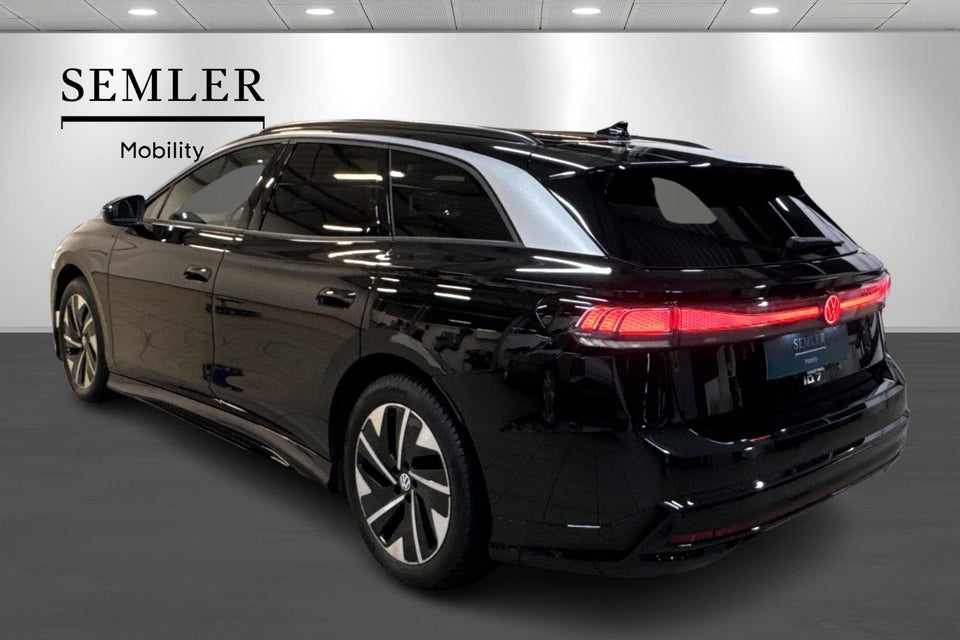 VW ID.7 77 Style+ Tourer 5d