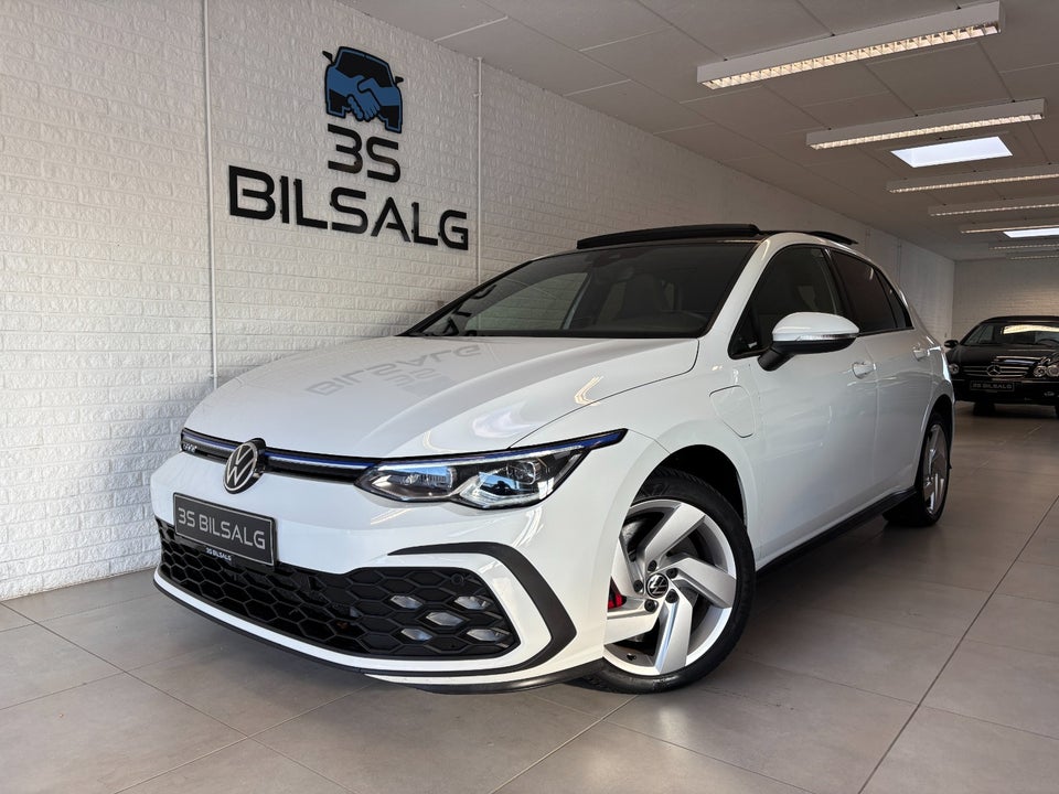 VW Golf VIII 1,4 GTE DSG 5d