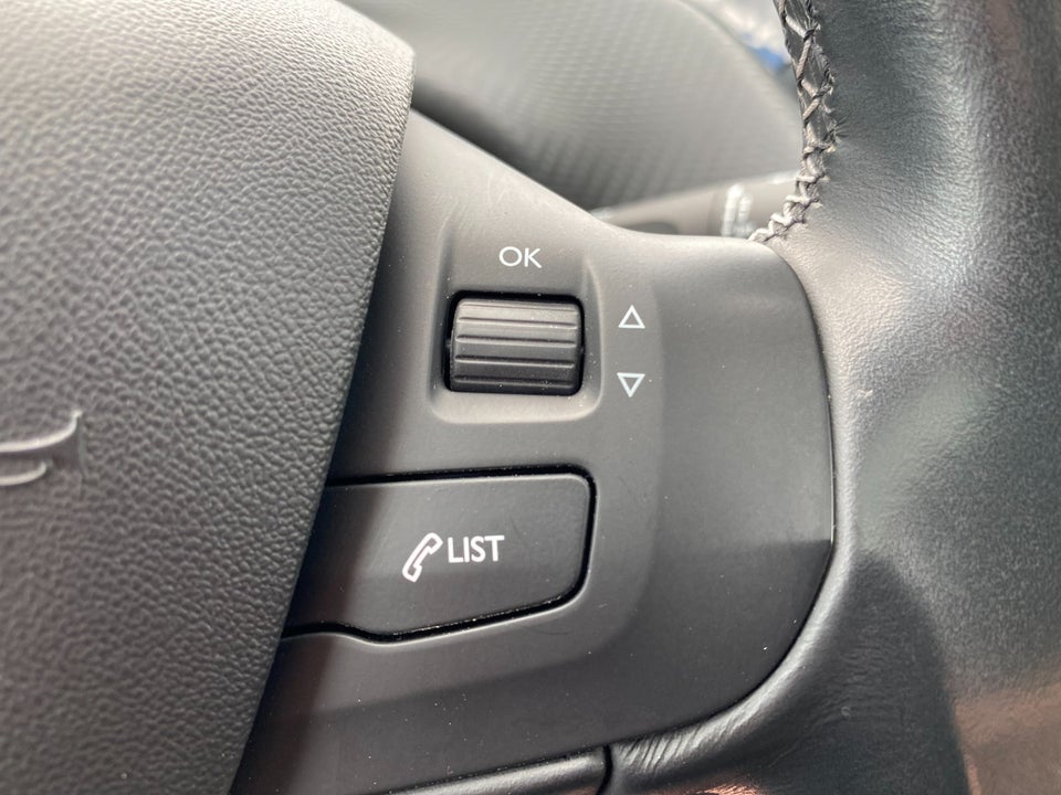 Peugeot 2008 1,6 BlueHDi 100 Allure Sky 5d