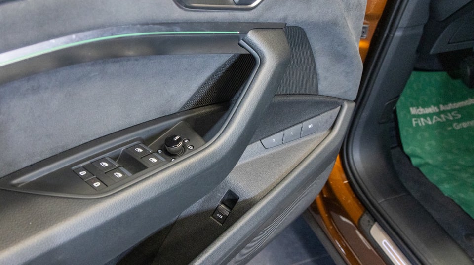 Audi e-tron 55 S-line quattro 5d