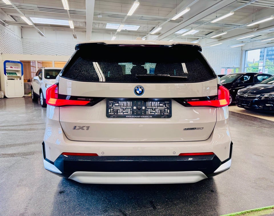 BMW iX1 eDrive20 X-Line 5d