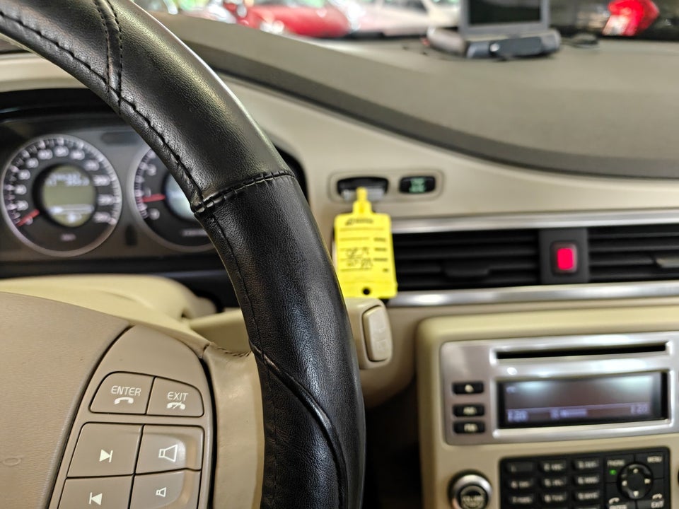 Volvo V70 2,5 T Momentum 5d