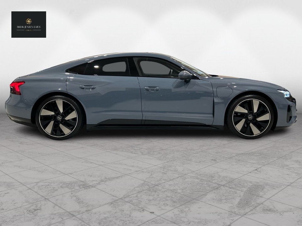 Audi e-tron GT quattro 4d