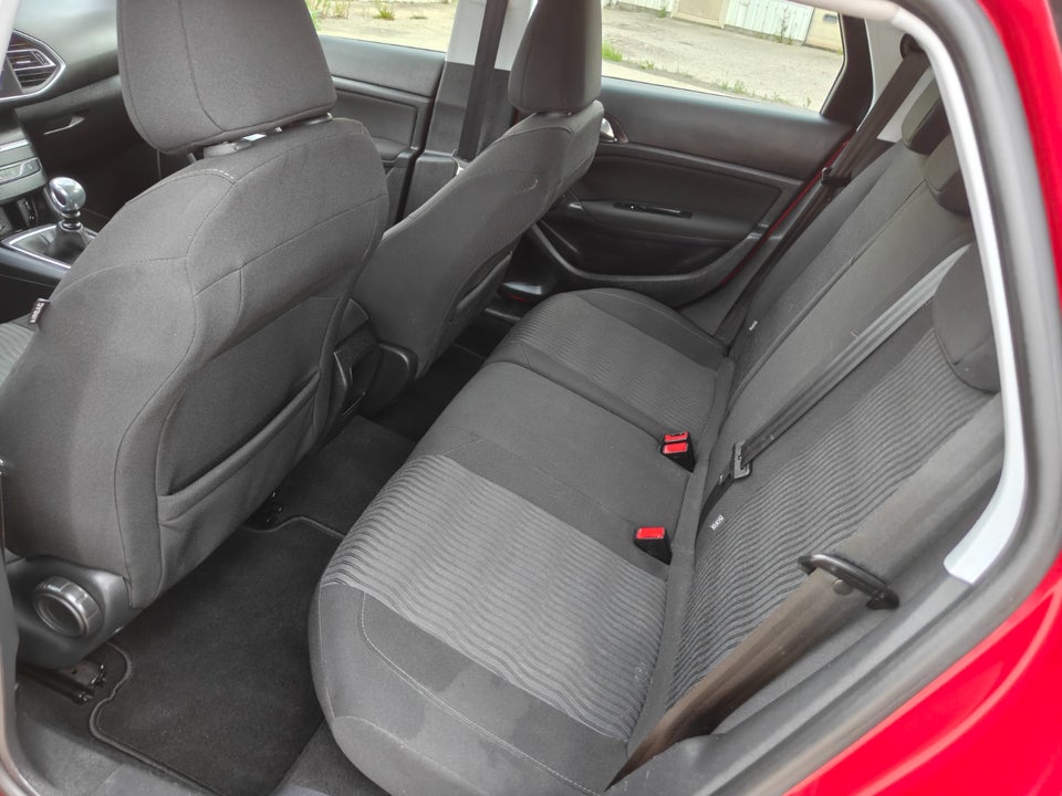 Peugeot 308 1,6 BlueHDi 120 Active SW 5d