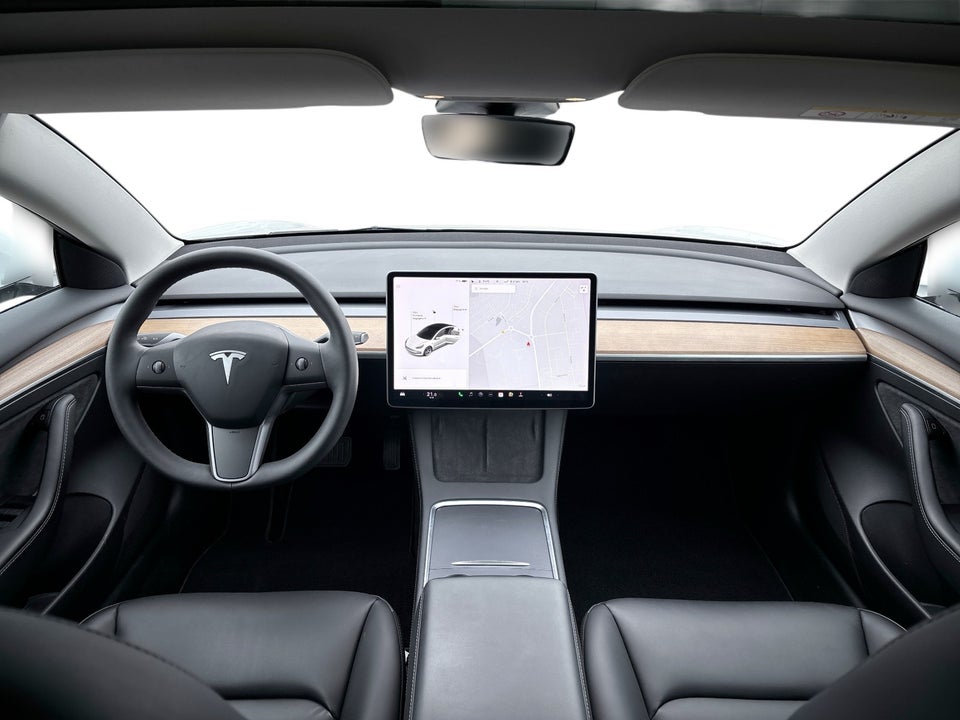 Tesla Model 3 Standard Range+ RWD 4d