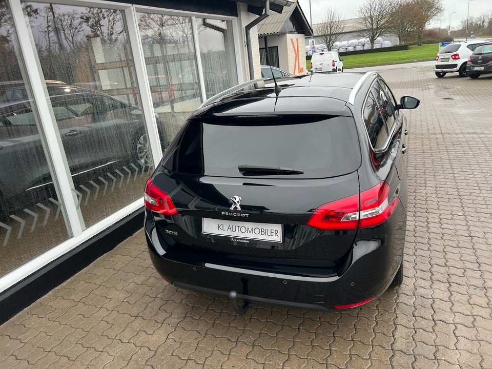 Peugeot 308 1,5 BlueHDi 130 Allure Sky SW 5d