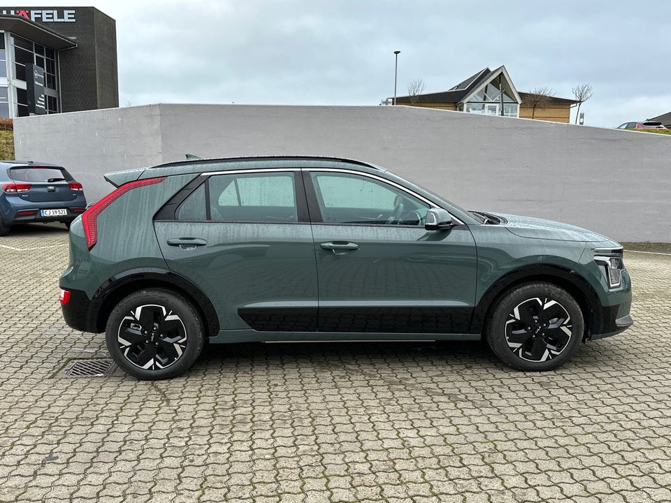 Kia Niro 64 EV Access Plus 5d