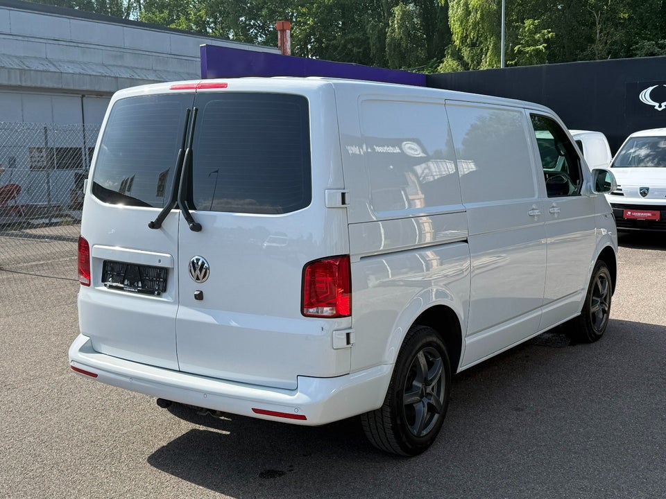 VW Transporter 2,0 TDi 199 Kassevogn DSG 4Motion kort