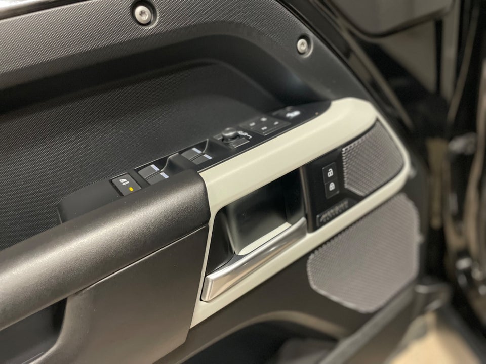 Land Rover Defender 110 3,0 D250 Hard Top HSE aut. Van 5d