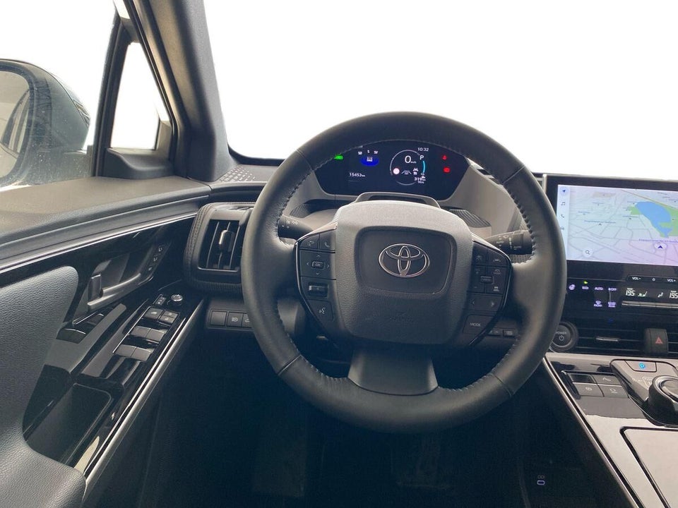 Toyota bZ4X Executive 5d