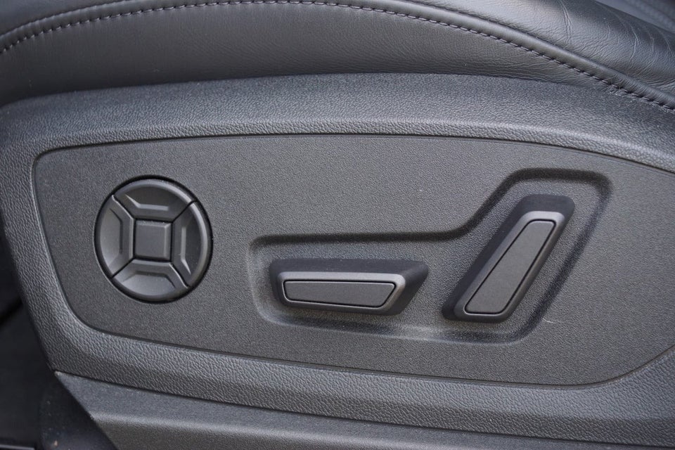 Audi Q8 e-tron 55 S-line quattro 5d