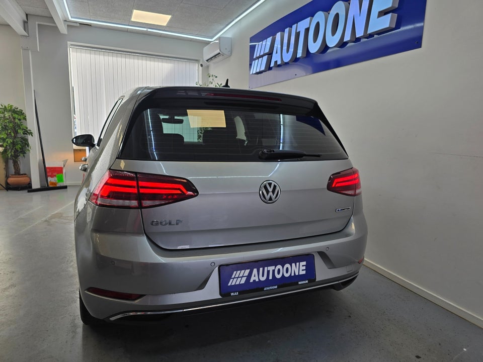 VW Golf VII 1,5 TSi 130 Comfortline DSG 5d
