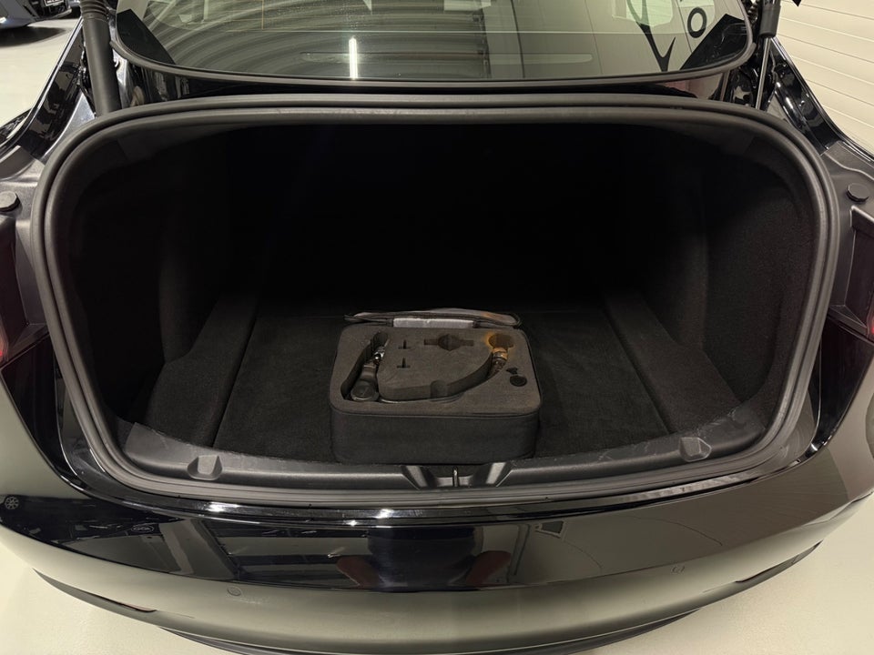 Tesla Model 3 Long Range AWD 4d