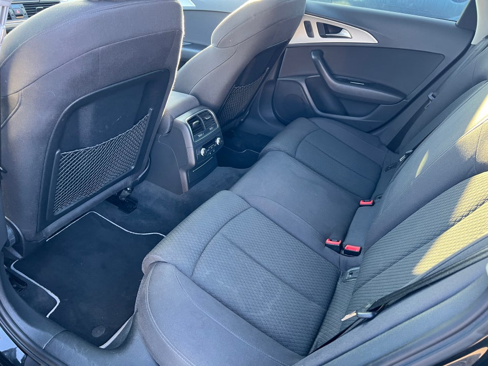 Audi A6 3,0 TDi 218 S-line S-tr. 4d