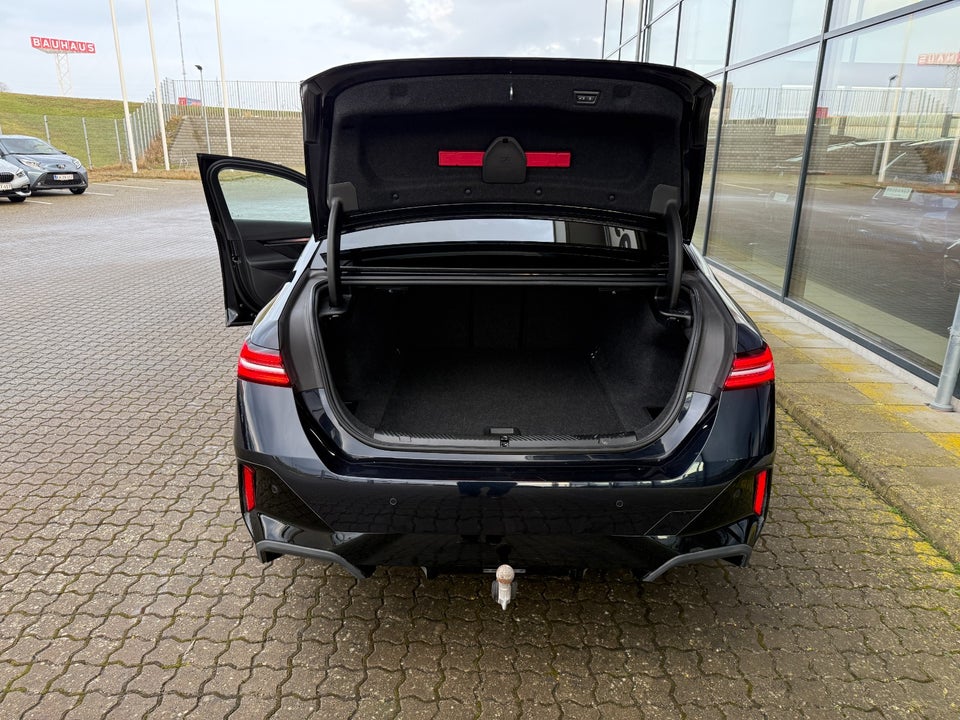 BMW i5 eDrive40 M-Sport 4d