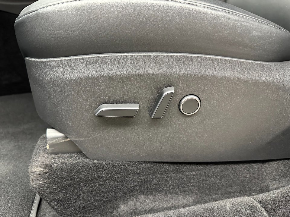 Tesla Model Y RWD 5d