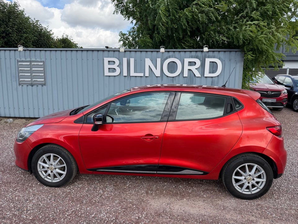 Renault Clio IV 0,9 TCe 90 Expression 5d