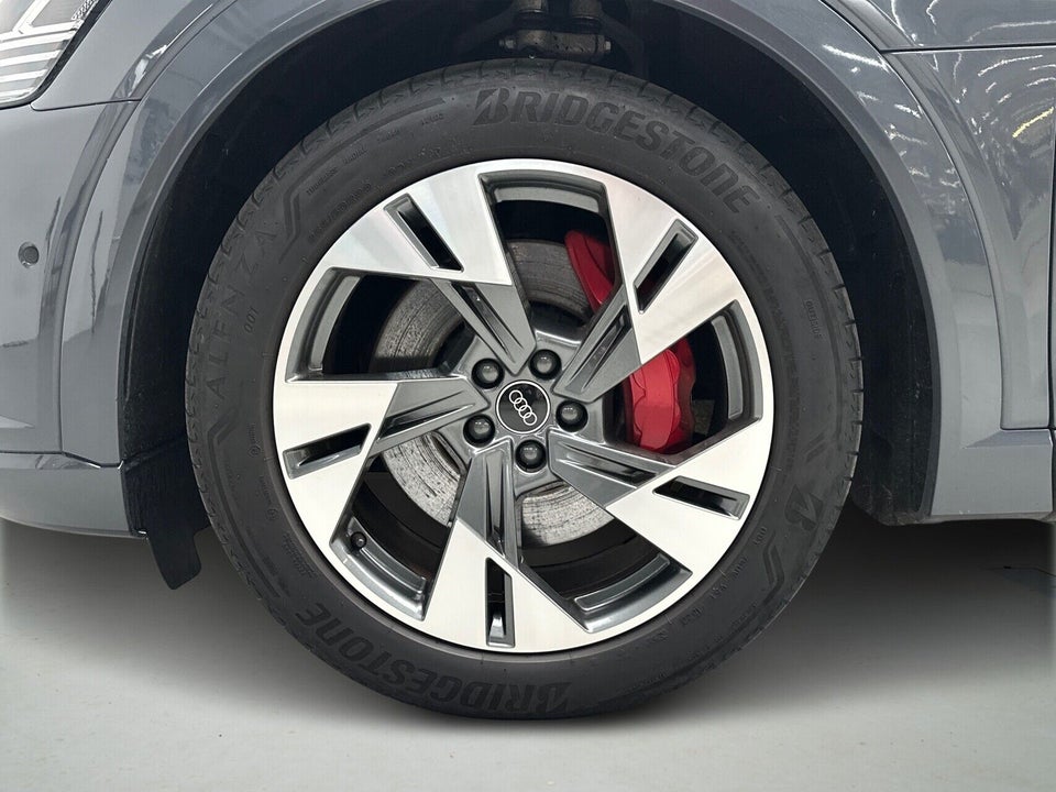 Audi Q8 e-tron 55 S-line quattro 5d