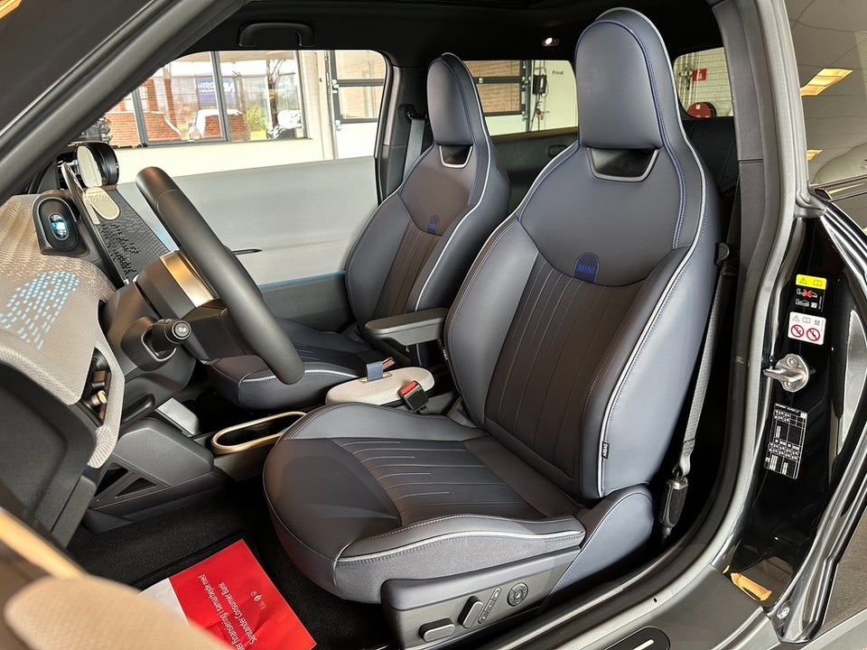 MINI Cooper SE Favoured Trim XL 3d