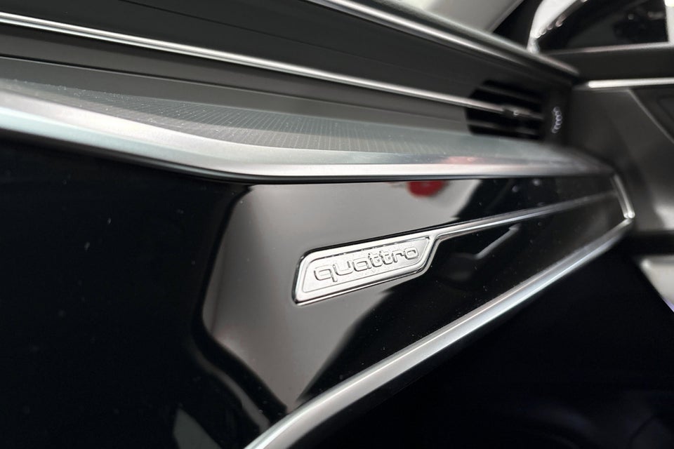 Audi A6 50 TFSi e Sport Prestige Avant quattro S-tr. 5d